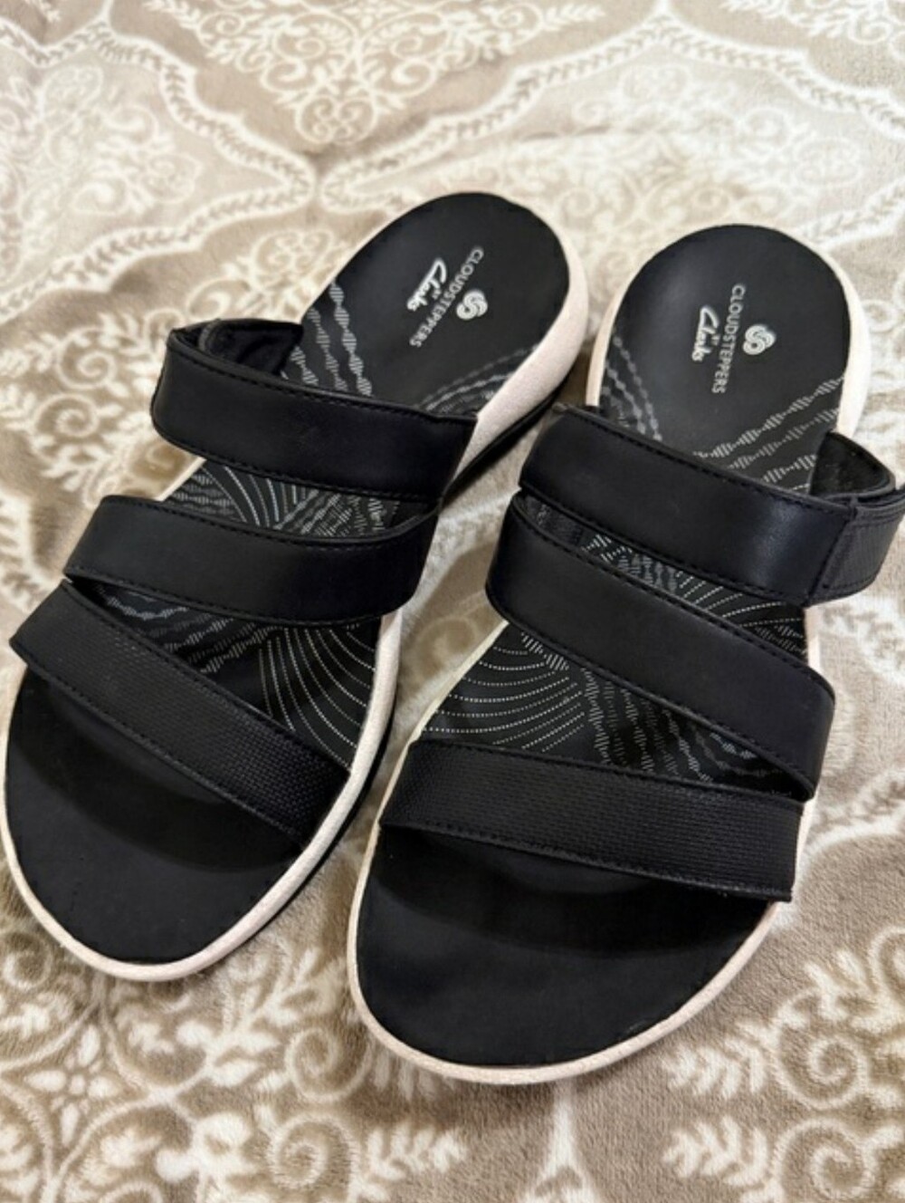 Clarks Black Three-Strap Comfort Slide Sandals Cloudsteppers Size 7